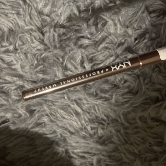 Nyx makeup bundle - Picture 4 of 7